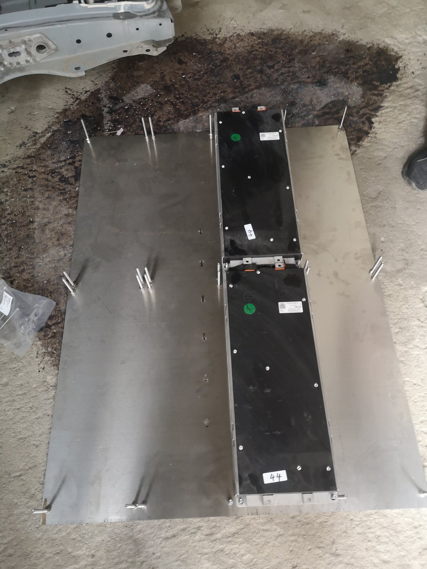 Tesla Battery LFP 56KWH Modules Original for VW Beetle, Kombi, Land Rover and Land Cruiser Tax Free with Shipping